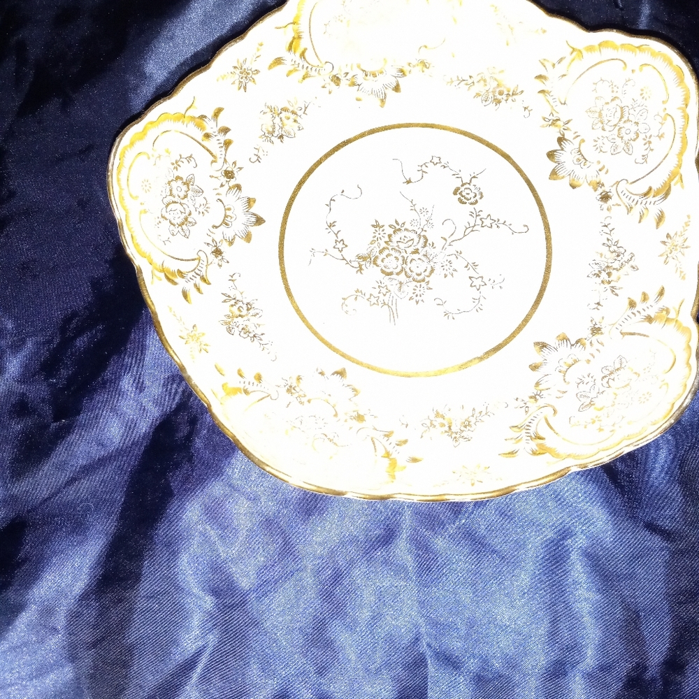 Stunning vintage 3 legged serving bowl/platter